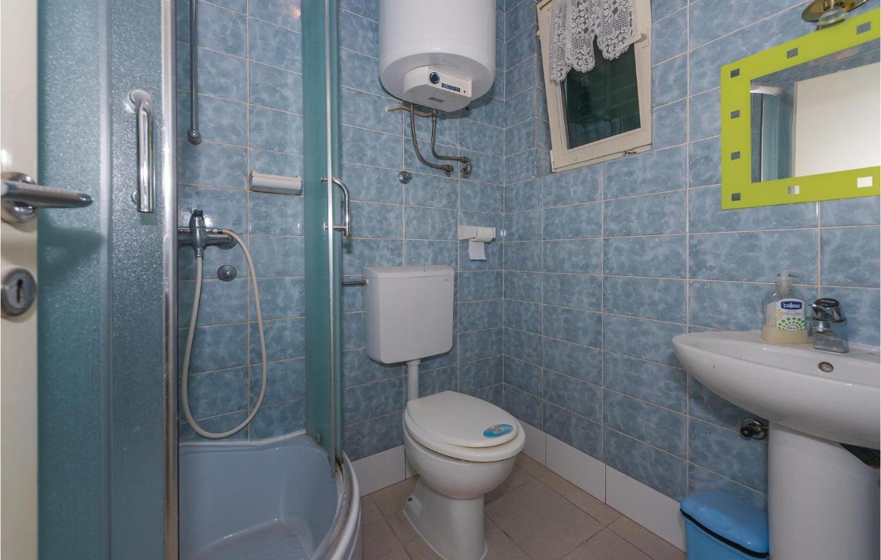 2 Bedroom Amazing Apartment In Rogoznica Rogoznica  Eksteriør billede