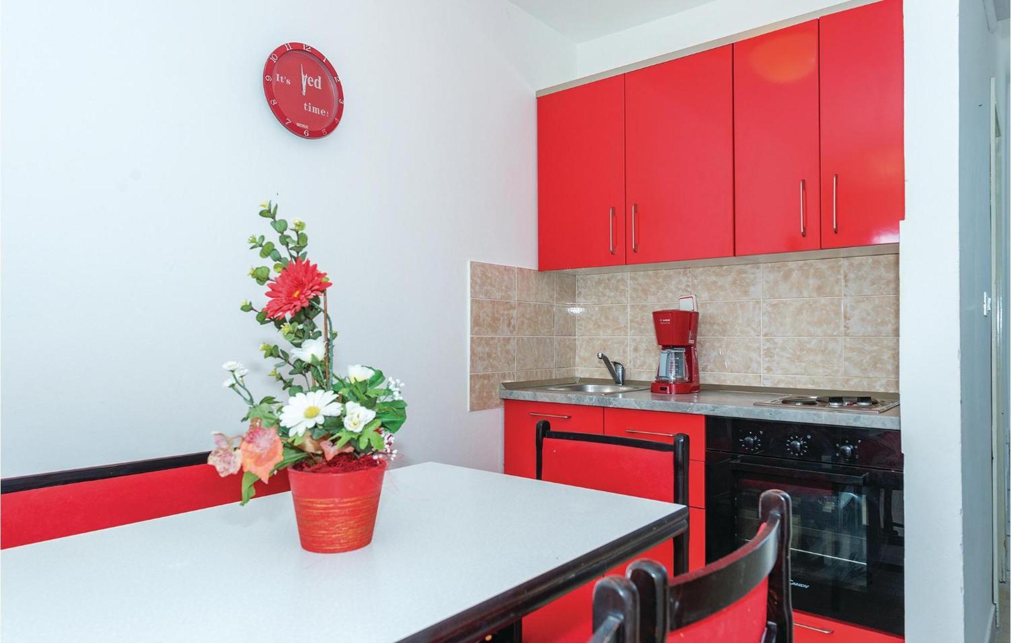 2 Bedroom Amazing Apartment In Rogoznica Rogoznica  Eksteriør billede